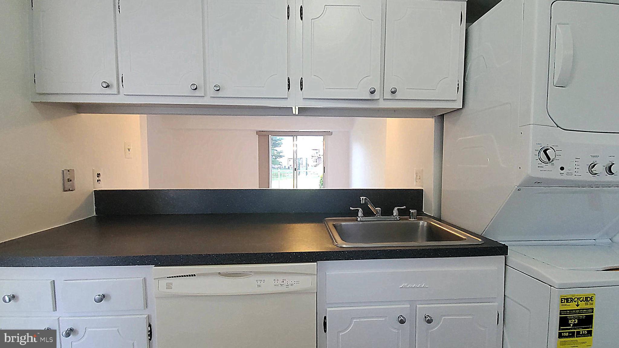 14524 Golden Oak Road Centreville, VA 20121 - Photo 7 of 39 KItchen
