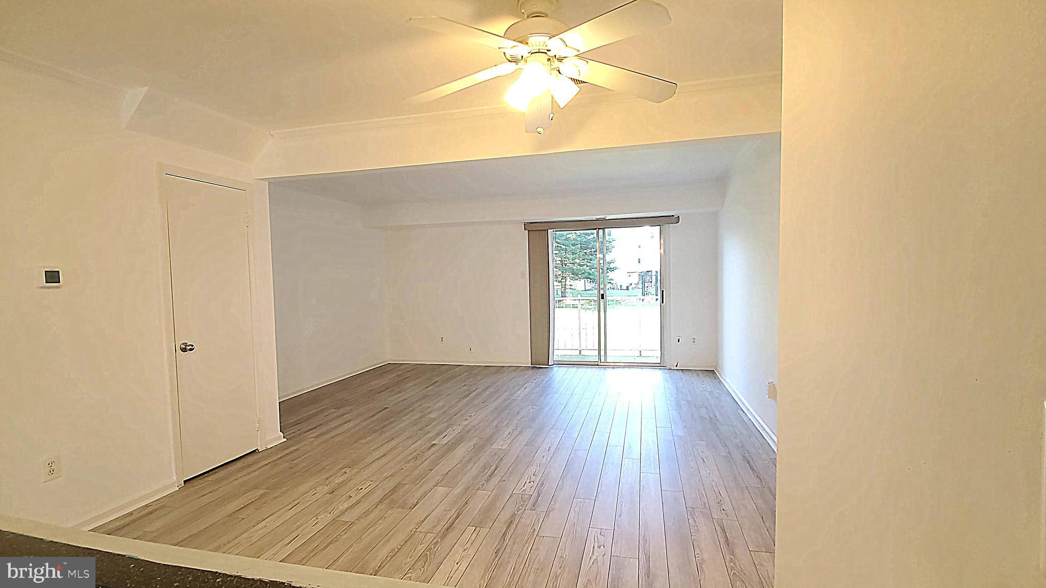 14524 Golden Oak Road Centreville, VA 20121 - Photo 8 of 39 Living Room