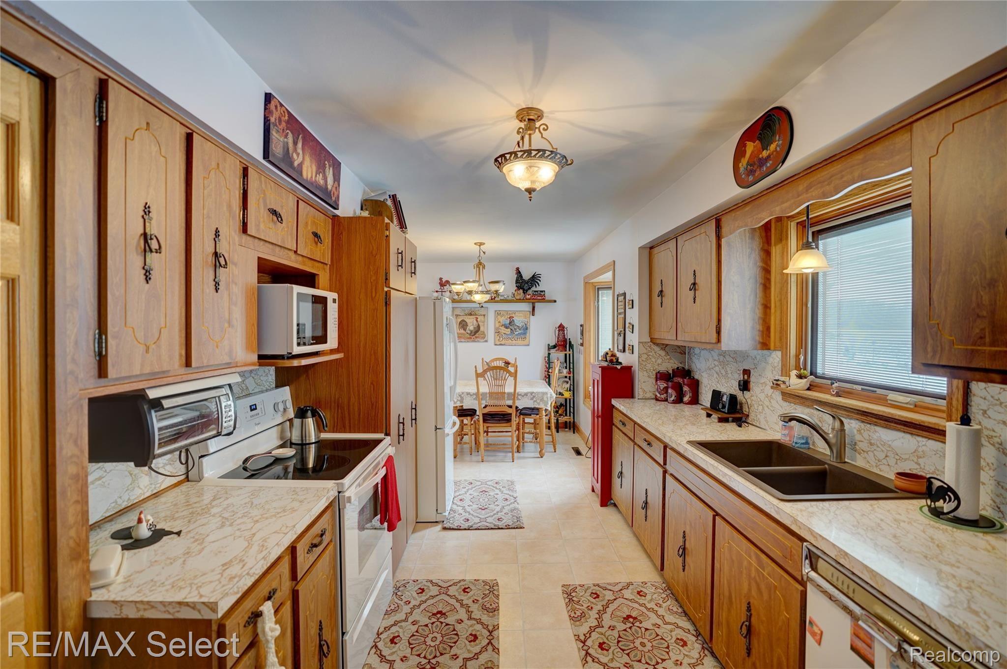1351 North Seymour Road Flushing, MI 48433 - Photo 8 of 36 1351 N Seymour Road 25.jpg