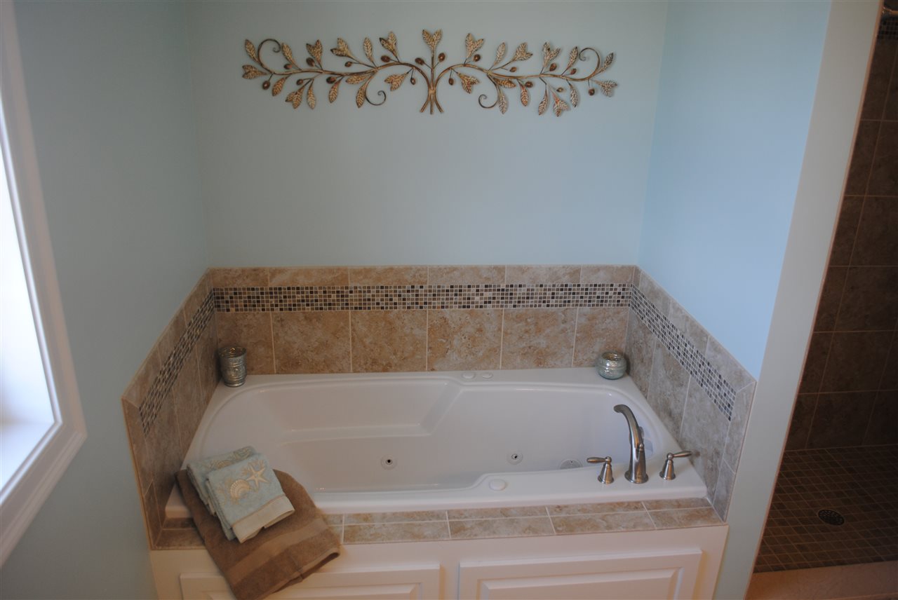 20 Beechwood Road Salem, NH 03079 - Photo 12 of 14 Gallery Image 12