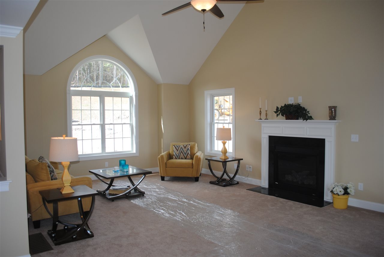 20 Beechwood Road Salem, NH 03079 - Photo 6 of 14 Gallery Image 6