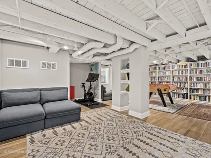 $1,050,000 | 2124 West Eastwood Avenue, Chicago, IL 60625