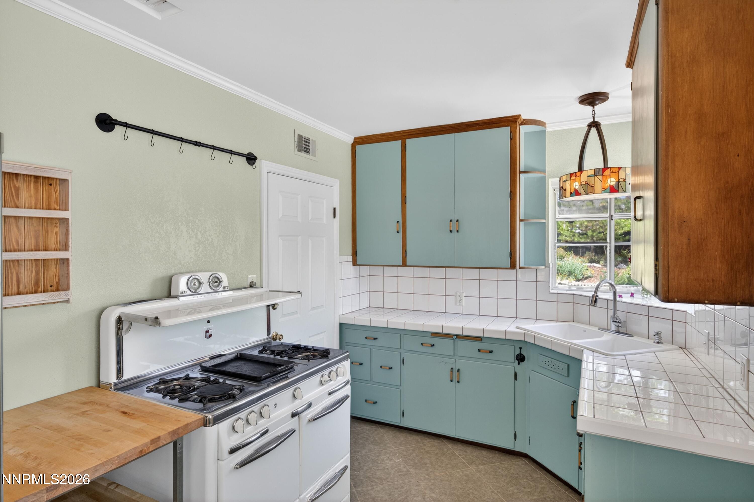 2277 Sunrise Drive Reno, NV 89509 - Photo 14 of 57 012_dsc01561_890