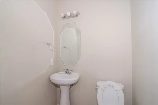 $2,300 | 15607 Granite Mountain Trail, Houston, TX 77049