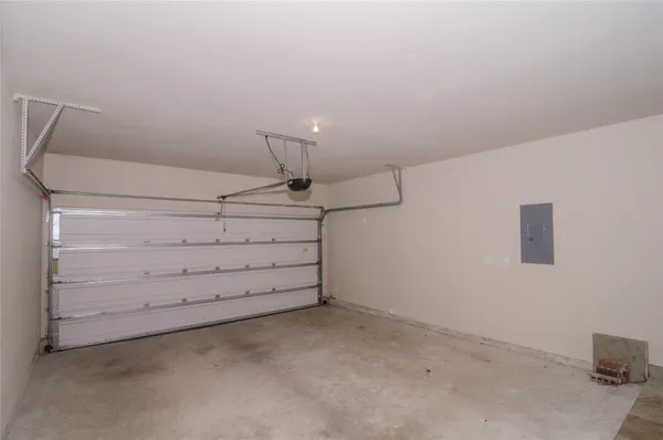 $2,300 | 15607 Granite Mountain Trail, Houston, TX 77049