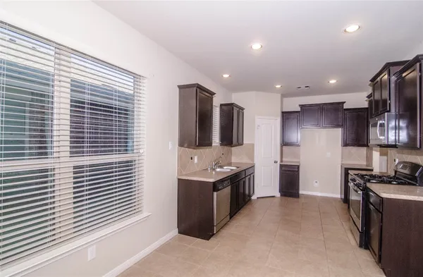 $2,300 | 15607 Granite Mountain Trail, Houston, TX 77049