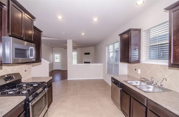 $2,300 | 15607 Granite Mountain Trail, Houston, TX 77049