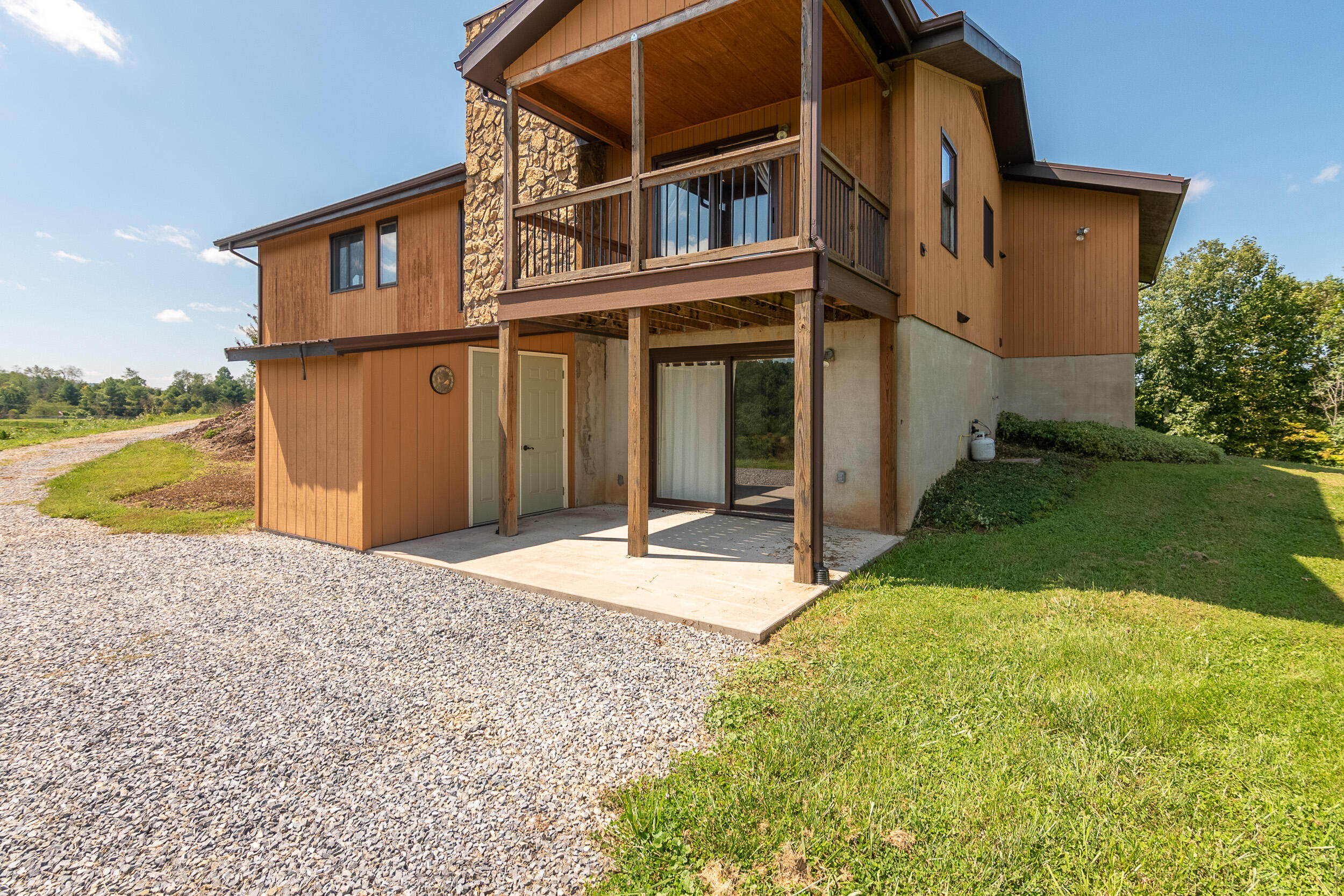 995 White Oak Grove Road Northeast Riner, VA 24149 - Photo 8 of 70 front view of a house with a yard