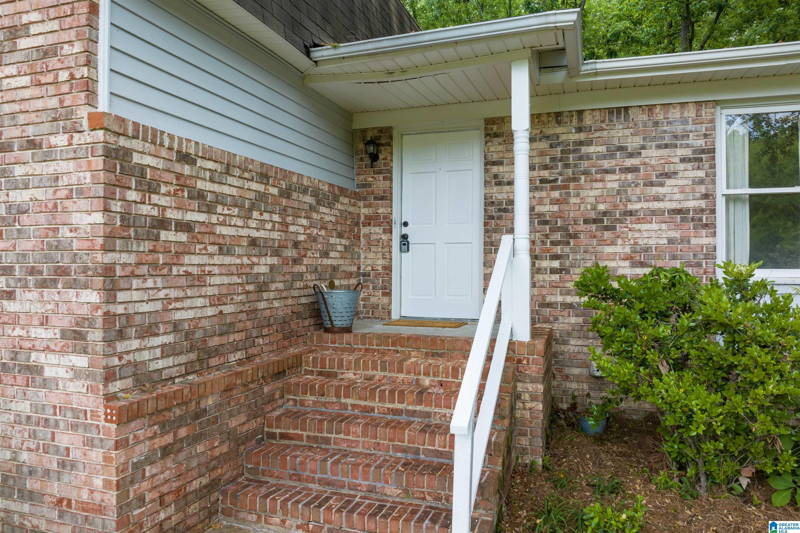 1004 Ryecroft Circle Pelham, AL 35124 - Photo 9 of 29