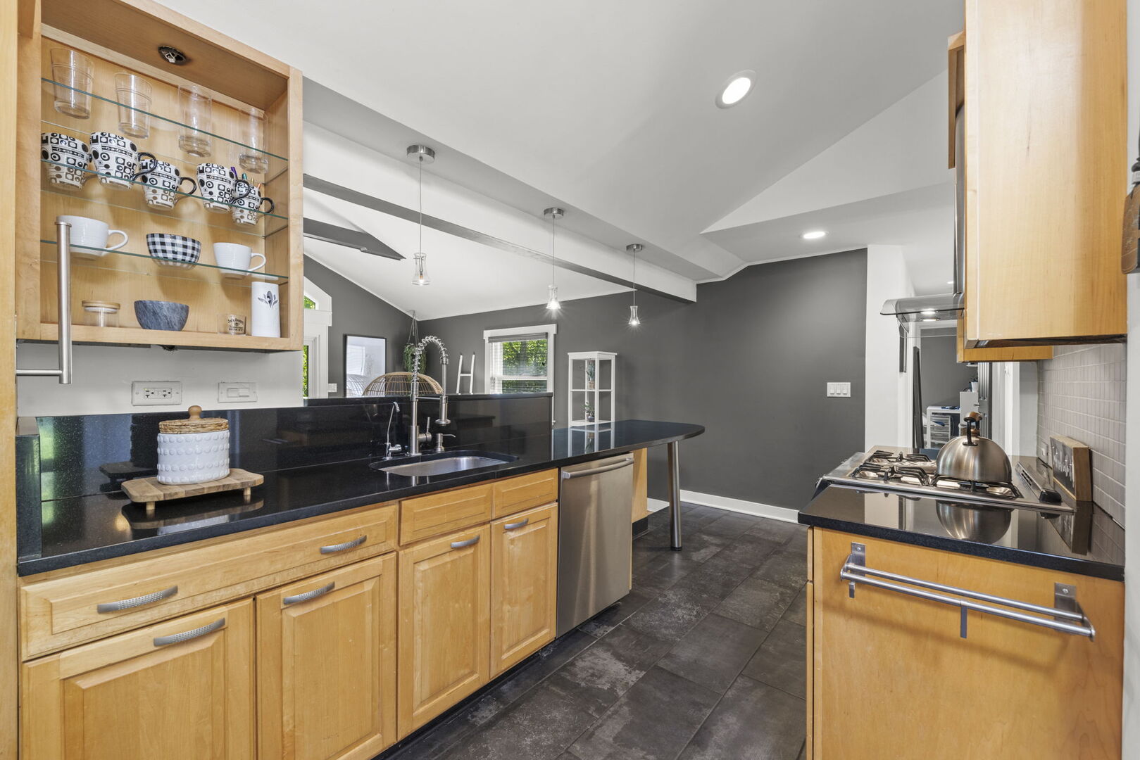 21W363 Walnut Road Glen Ellyn, IL 60137 - Photo 8 of 31