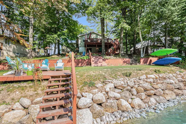 $359,900 | 2066 Deepwood Drive, Farwell, MI 48622
