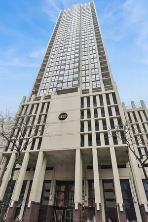 $2,250 | 1122 North Clark Street, Unit 904, Chicago, IL 60610