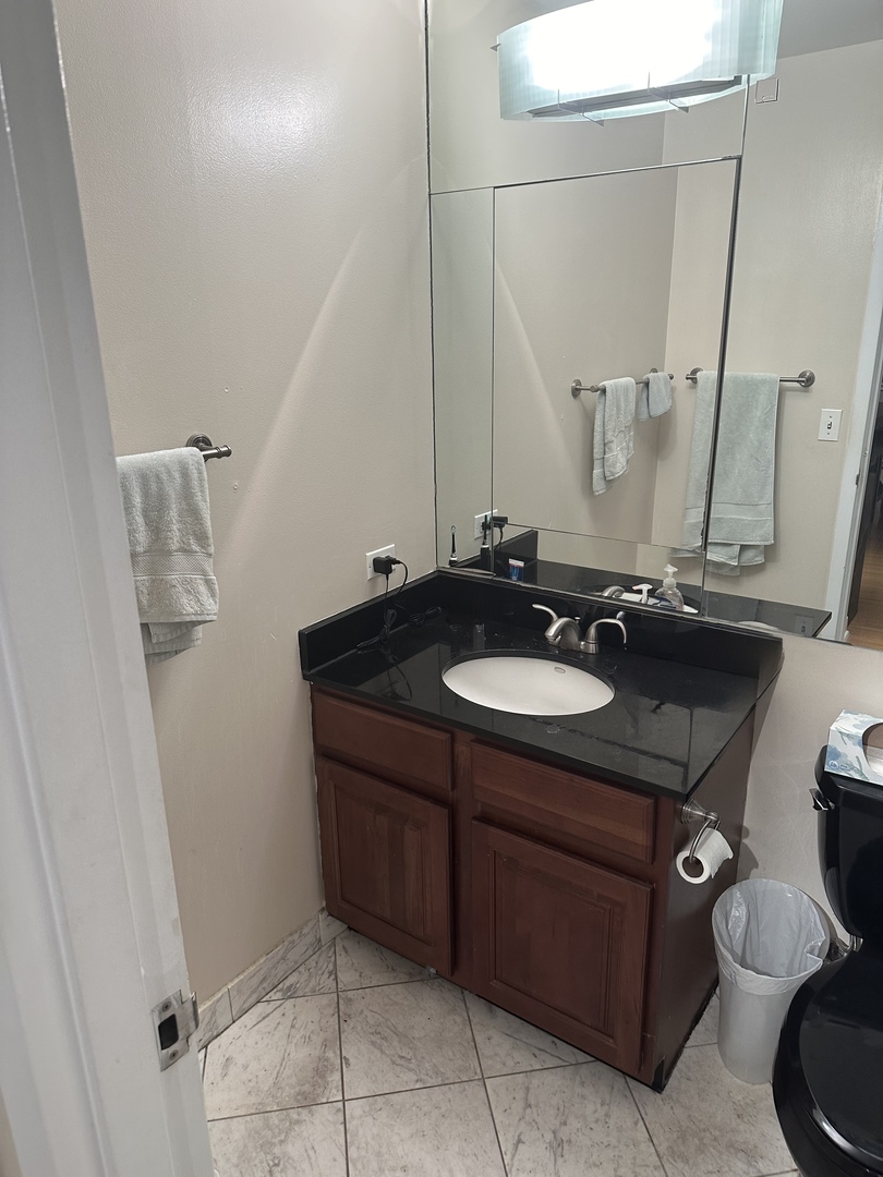 1122 North Clark Street, Unit 904 Chicago, IL 60610 - Photo 11 of 15