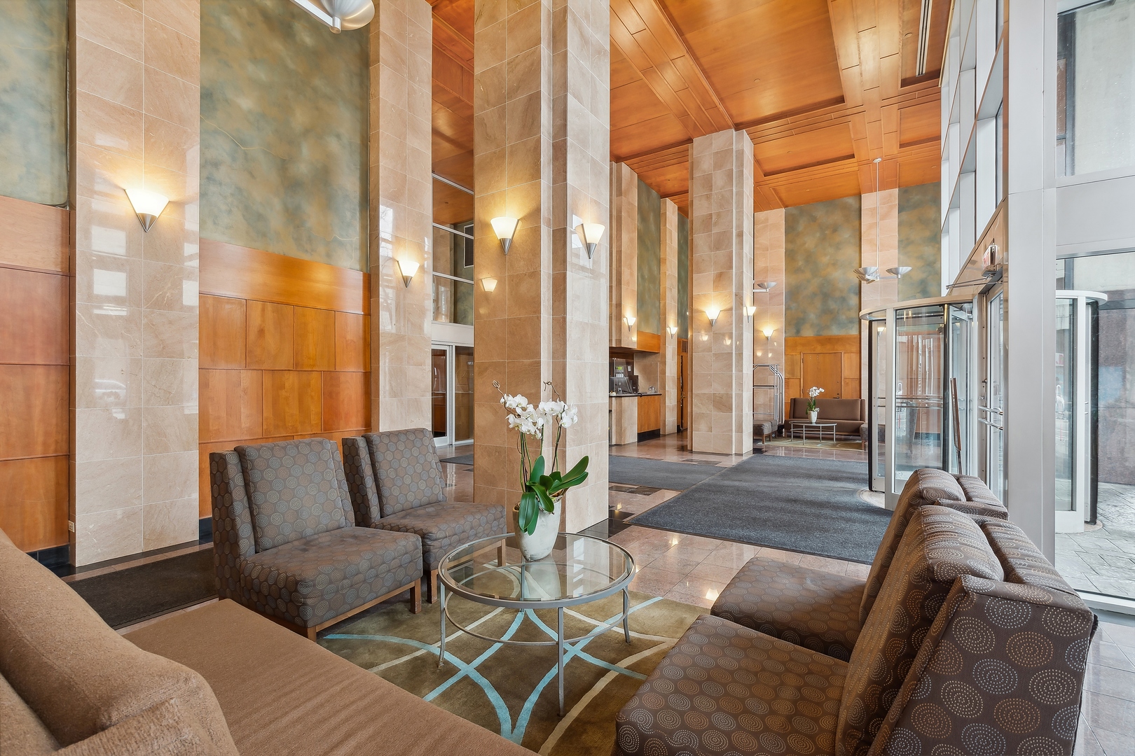 1122 North Clark Street, Unit 904 Chicago, IL 60610 - Photo 2 of 15