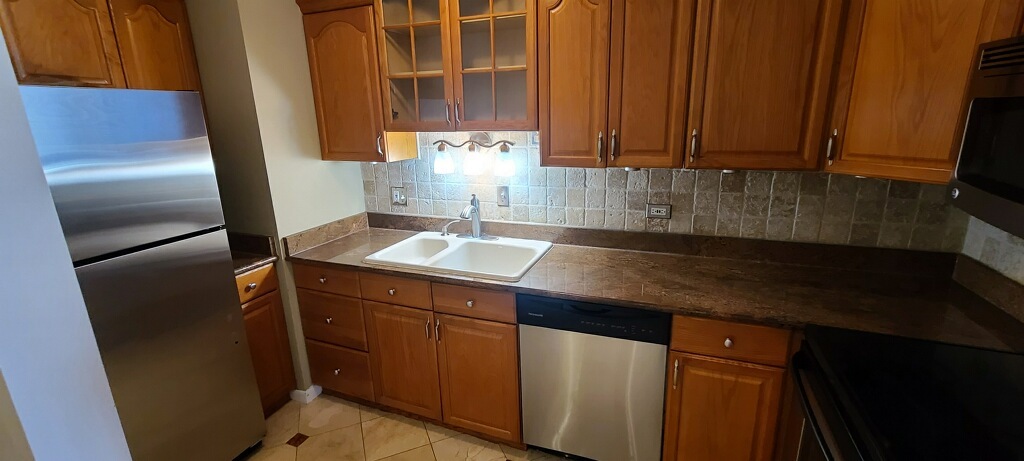 1122 North Clark Street, Unit 904 Chicago, IL 60610 - Photo 7 of 15