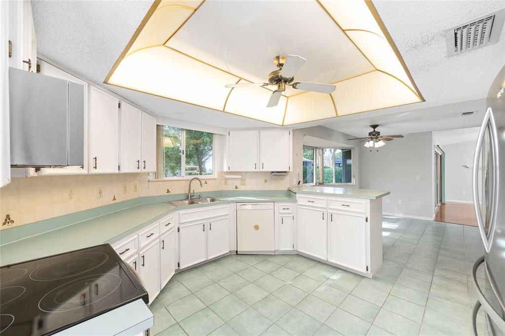 8238 Southwest 108th St Road Ocala, FL 34481 - Photo 12 of 27 Gallery Image 12