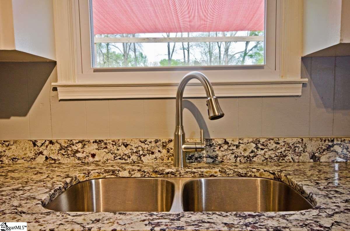 628 Jonesville Road Simpsonville, SC 29681 - Photo 8 of 24 Gallery Image 8
