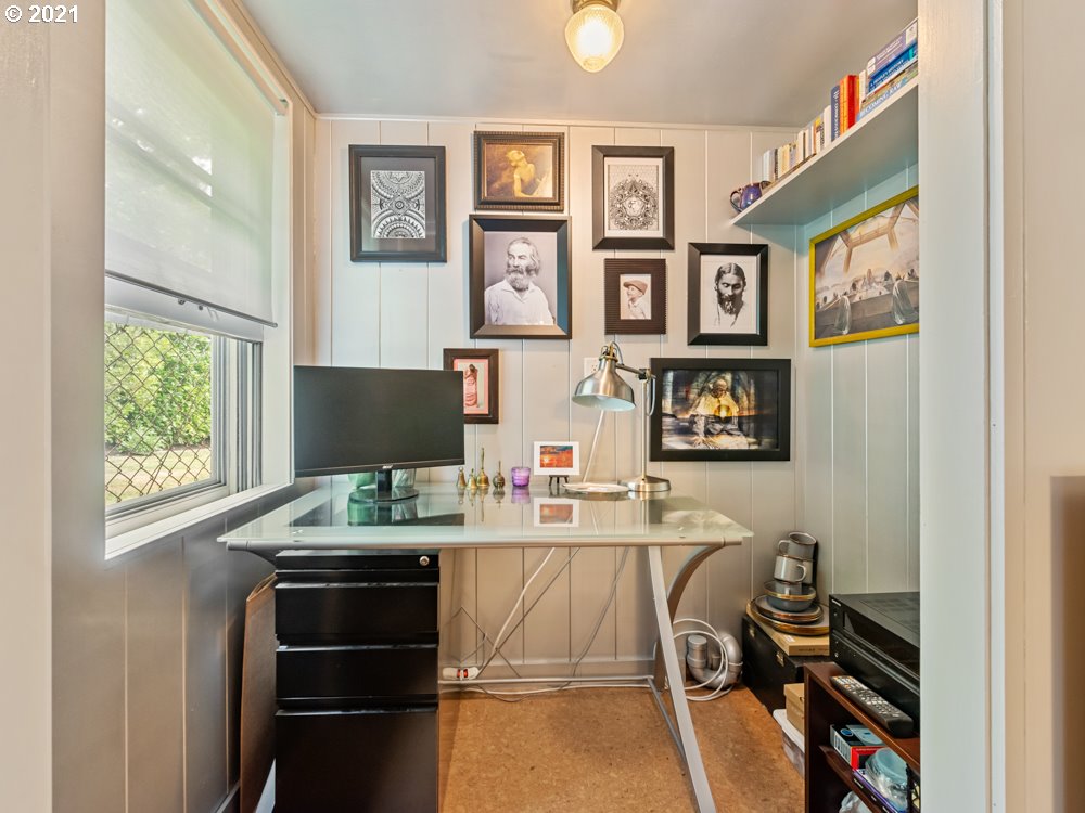 8115 Southwest Ridgeway Drive Portland, OR 97225 - Photo 14 of 32 Gallery Image 14