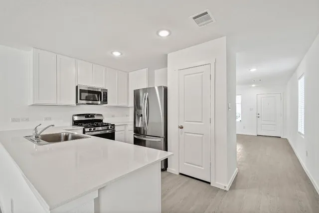 $1,500 | 2413 Legends Creek, New Braunfels, TX 78130