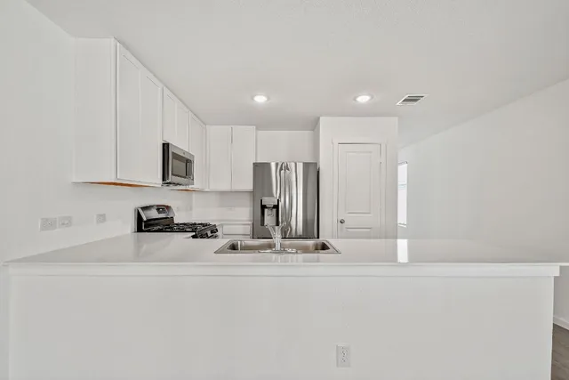 $1,500 | 2413 Legends Creek, New Braunfels, TX 78130