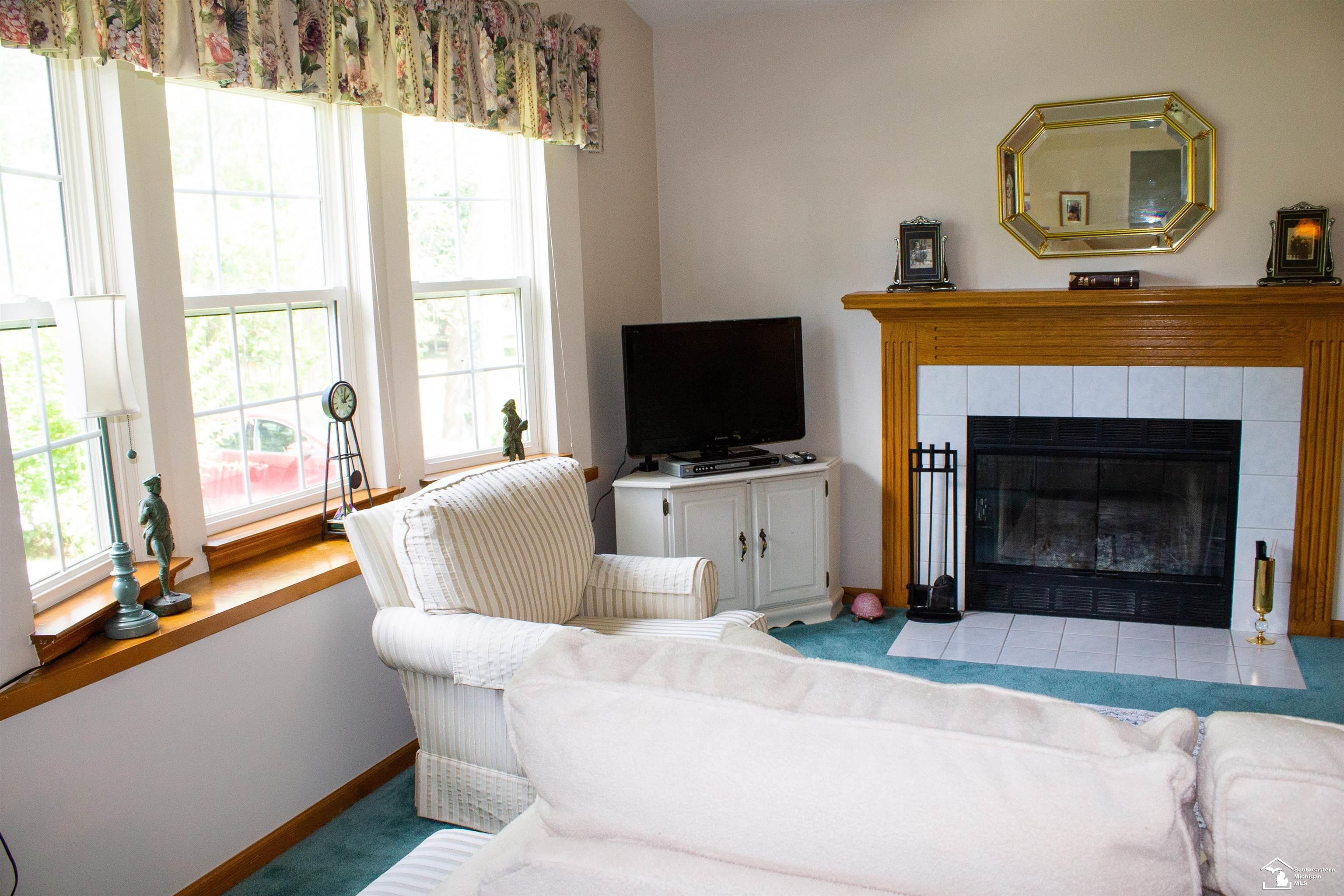5312 Dickson Road Howell, MI 48843 - Photo 16 of 36 50110586-15.JPG