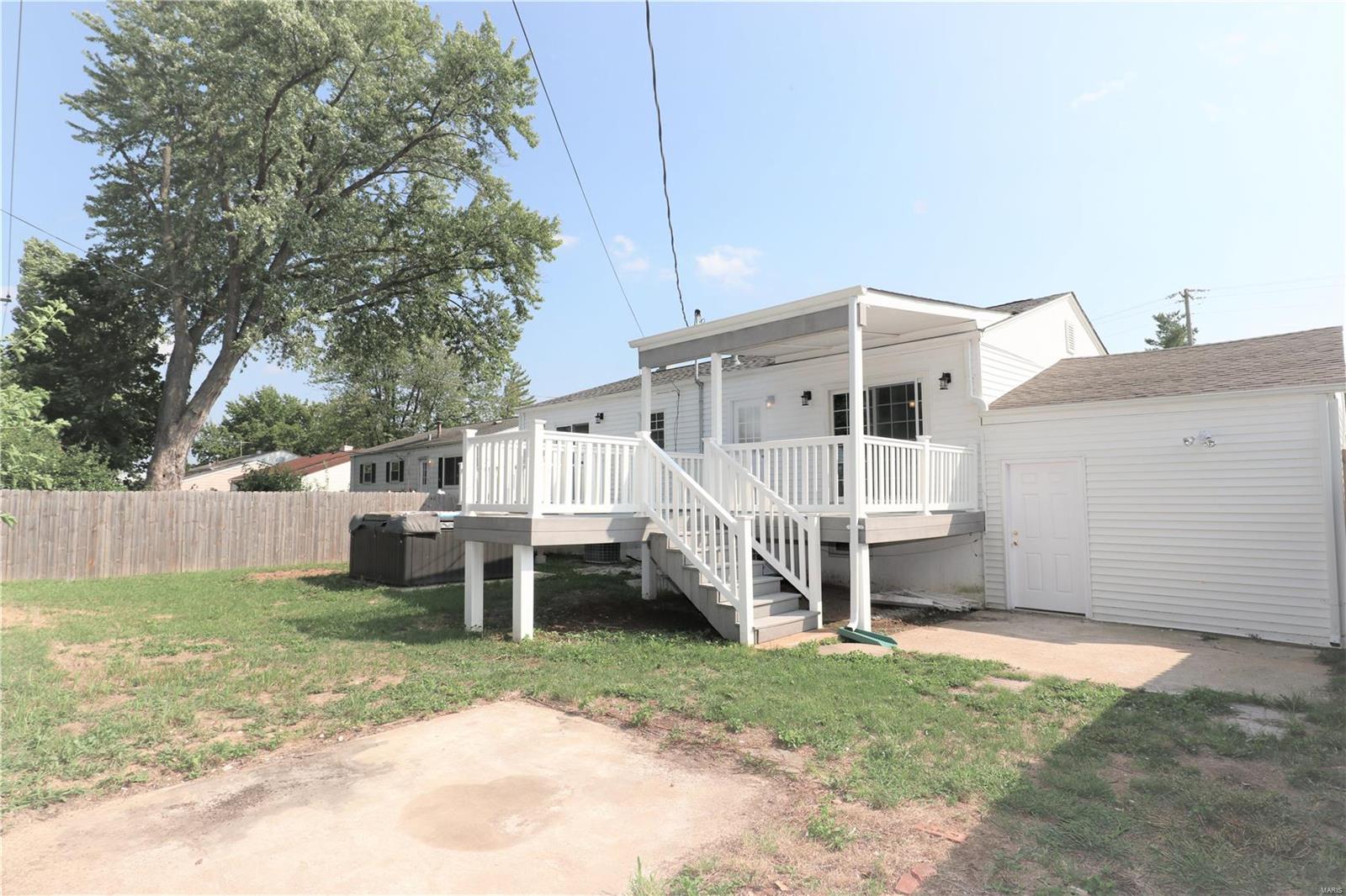 7352 Mexico Road St. Peters, MO 63376 - Photo 3 of 22