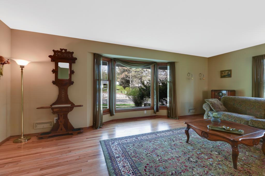 6525 Gleason Road Edina, MN 55439 - Photo 9 of 43