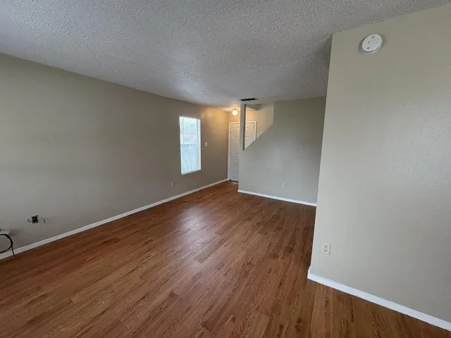 $950 | 9609 Bear Paw Trail, Unit A, Del Valle, TX 78617