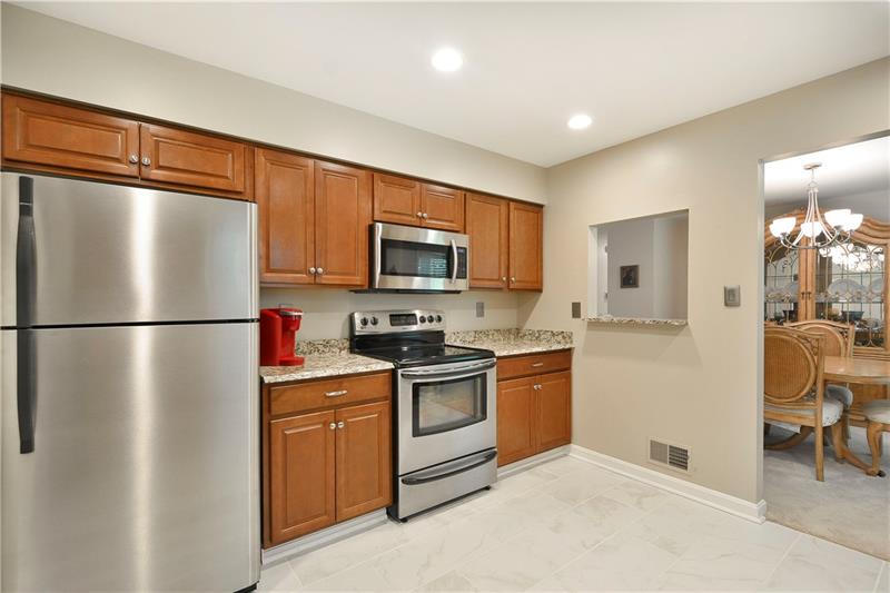 67 Forest Grove Road Coraopolis, PA 15108 - Photo 9 of 22 Ceramic Flooring