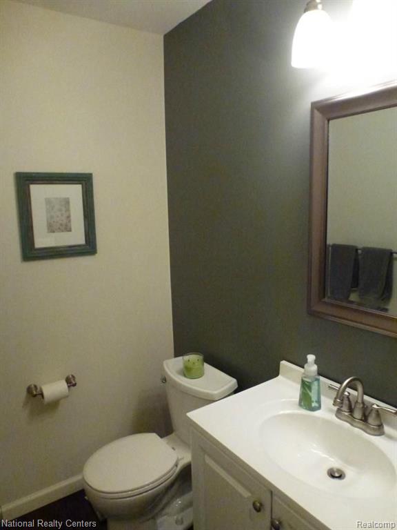 13951 Riverside Street Livonia, MI 48154 - Photo 22 of 31