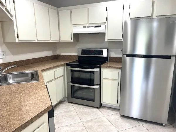 $2,500 | 16258 Peach Way, Delray Beach, FL 33484