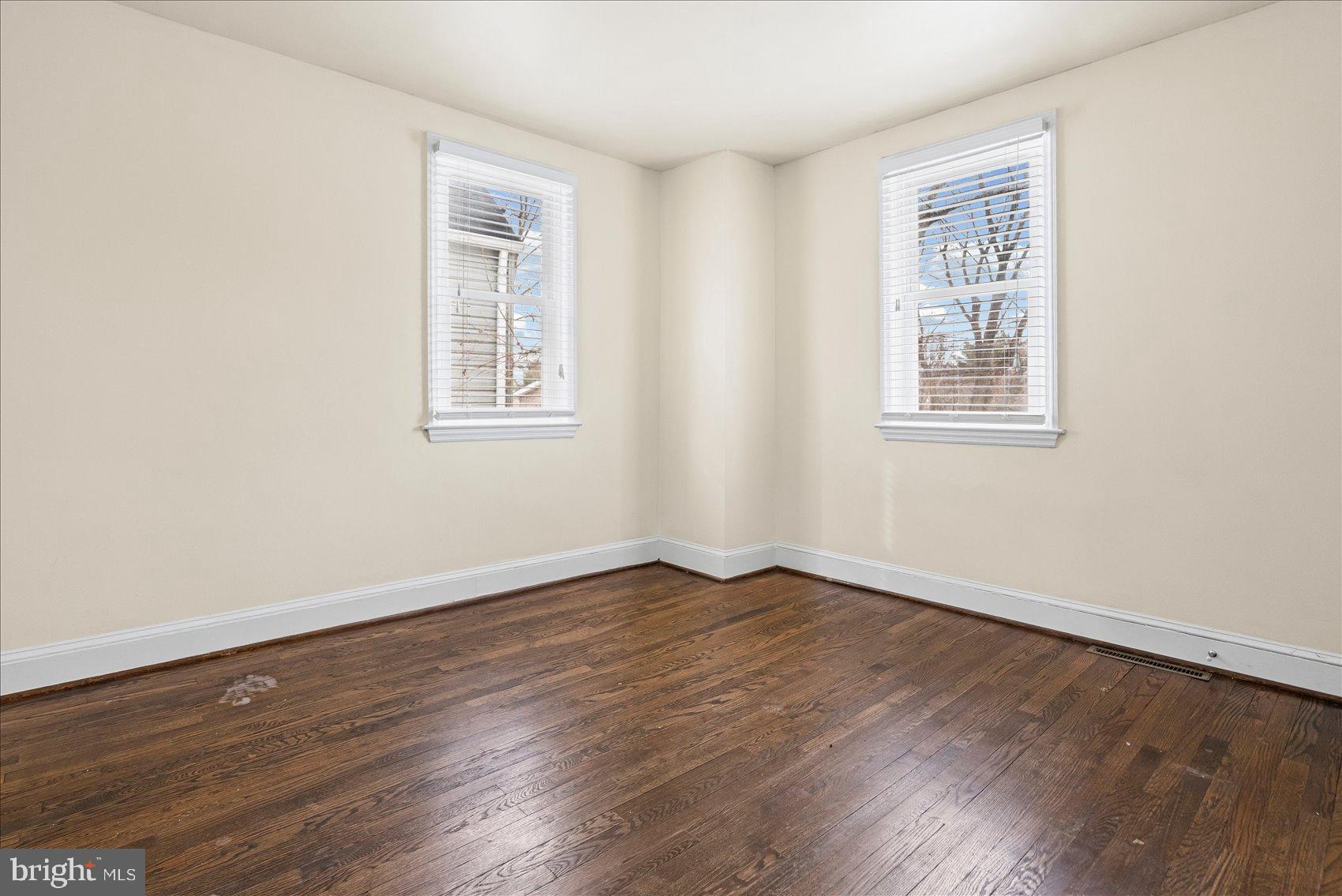 7708 Middlesex Place Parkville, MD 21234 - Photo 22 of 37 Bright and airy corner room with natural light.