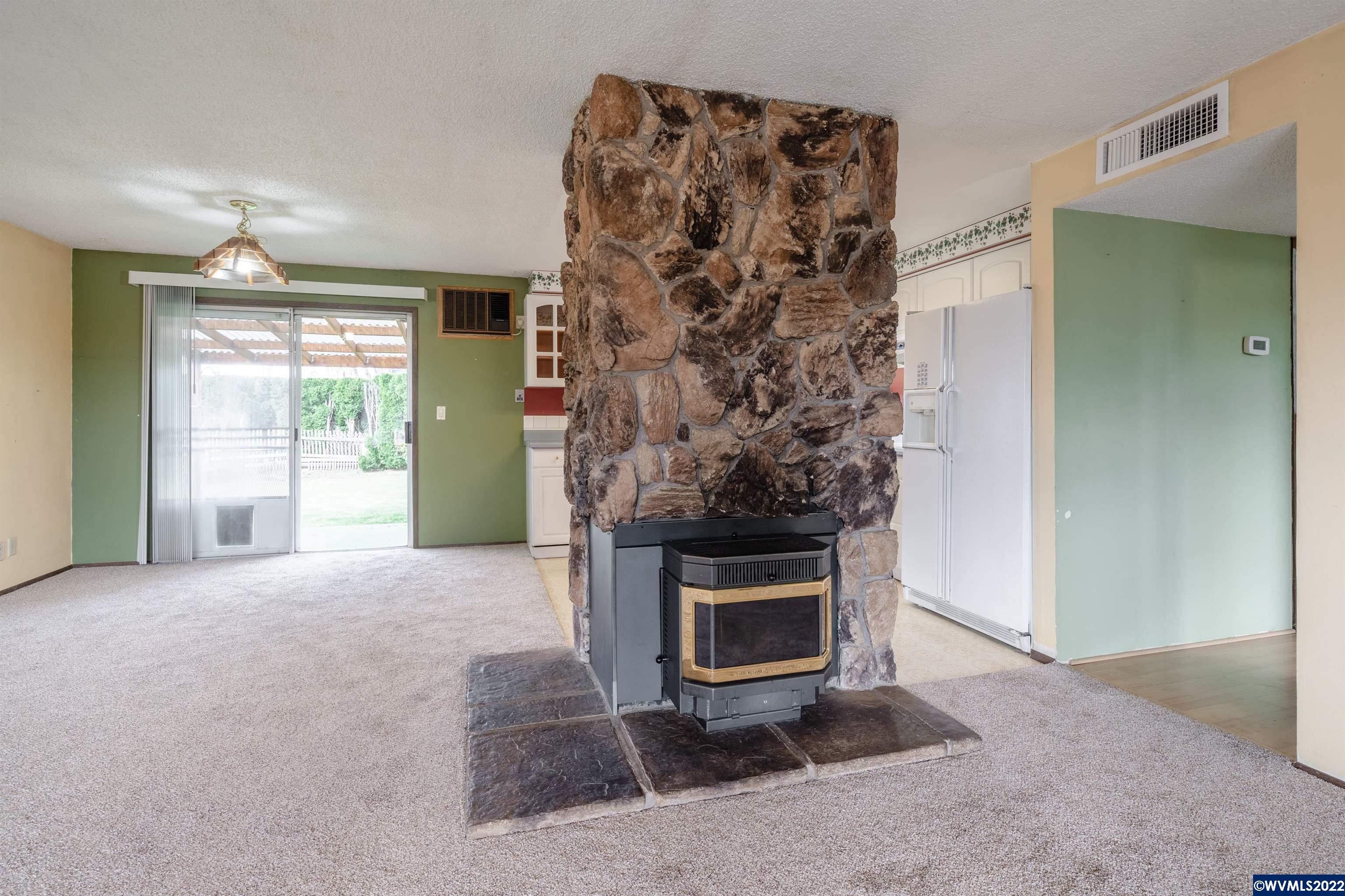 4353 Burlington Loop Northeast Salem, OR 97305 - Photo 15 of 41
