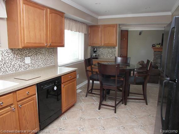 43053 Avon Road Canton, MI 48187 - Photo 7 of 36 Eat in kitchen