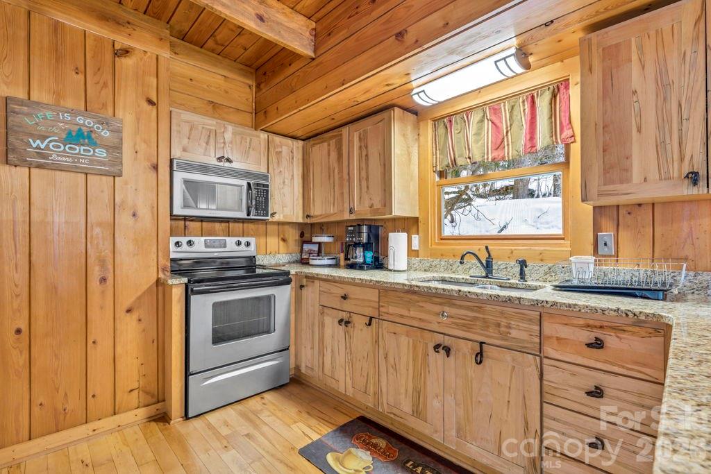 233 Cherry Boone, NC 28607 - Photo 13 of 28