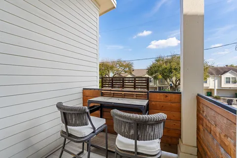 $4,750 | 807 Nicholson Street, Houston, TX 77007