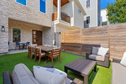 $4,750 | 807 Nicholson Street, Houston, TX 77007