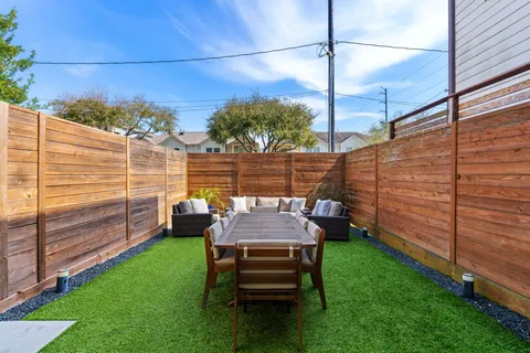 $4,750 | 807 Nicholson Street, Houston, TX 77007