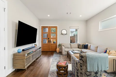 $4,750 | 807 Nicholson Street, Houston, TX 77007