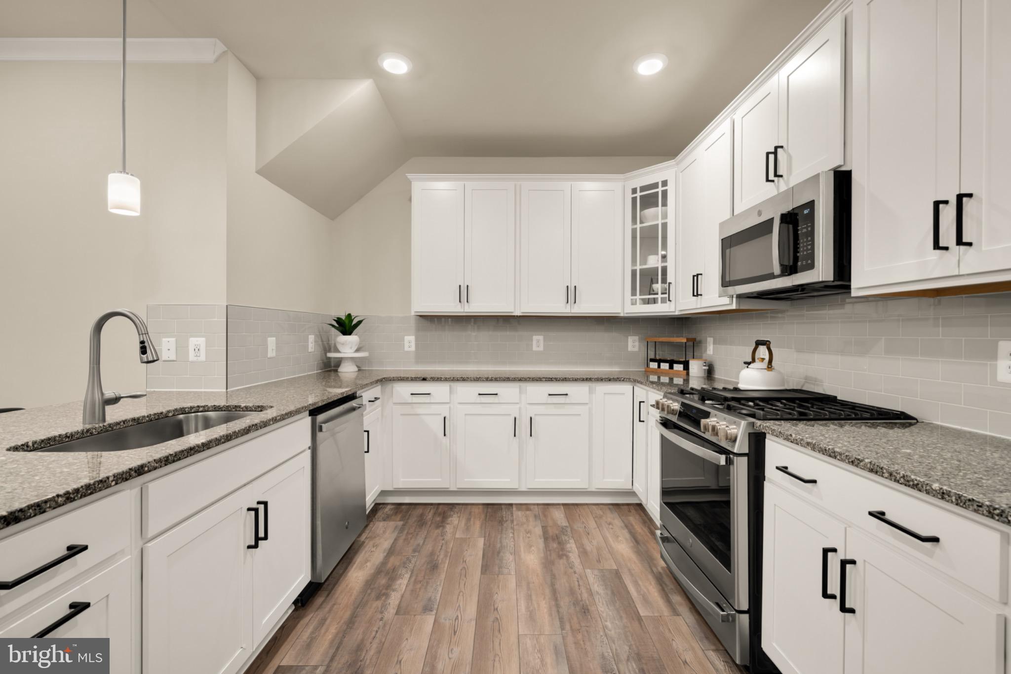14967 River Walk Way Woodbridge, VA 22191 - Photo 15 of 38 Lots of countertop space