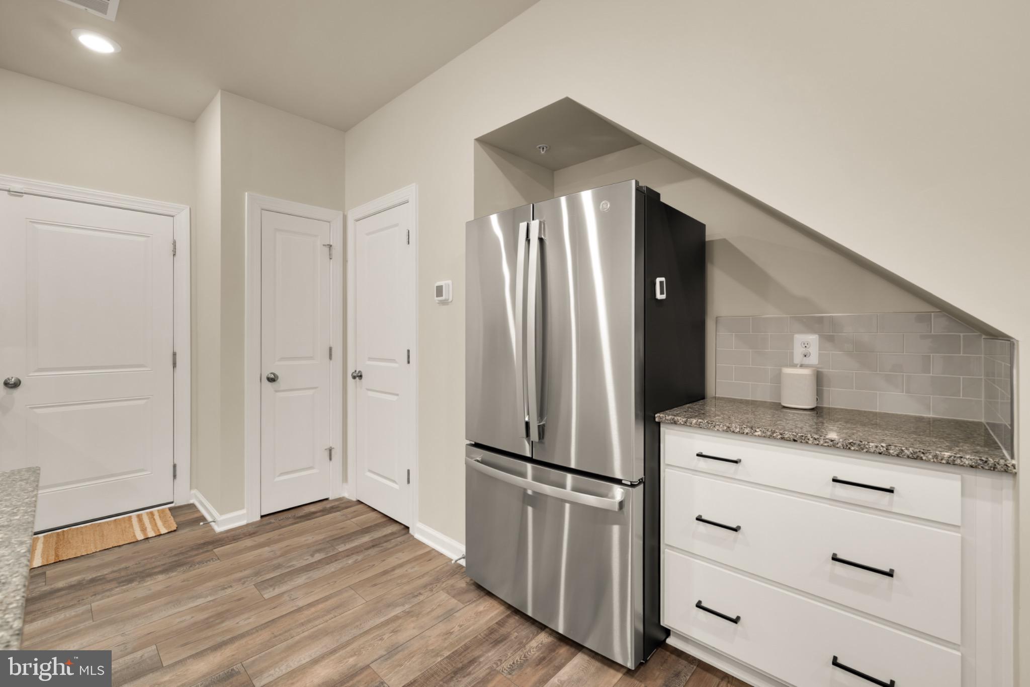 14967 River Walk Way Woodbridge, VA 22191 - Photo 16 of 38 Check out the nook for a coffee or cocktail bar!
