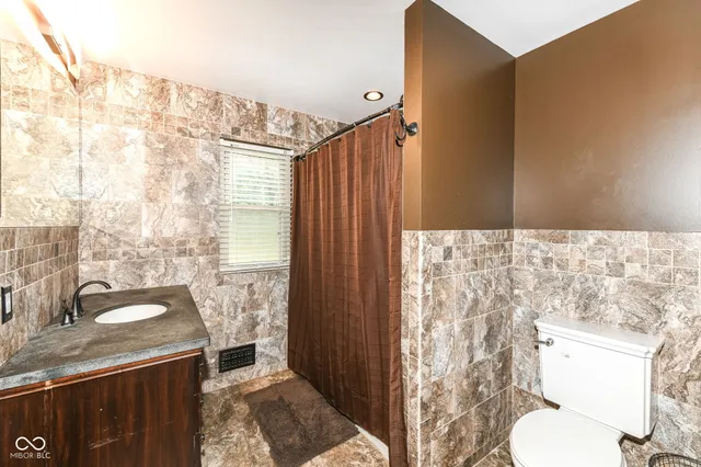 $382,999 | 9202 Sherwood Lane, Indianapolis, IN 46240