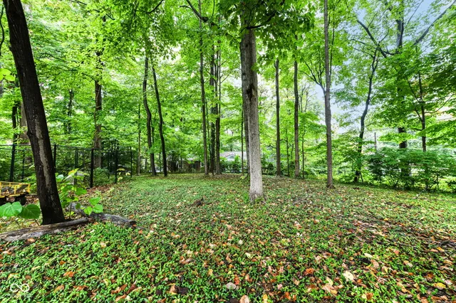 $382,999 | 9202 Sherwood Lane, Indianapolis, IN 46240