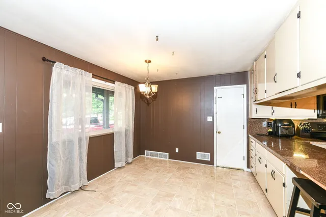 $382,999 | 9202 Sherwood Lane, Indianapolis, IN 46240