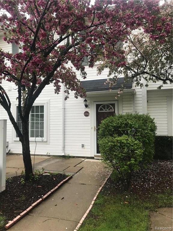 22362 Cape Cod Way Farmington, MI 48336 - Photo 4 of 21