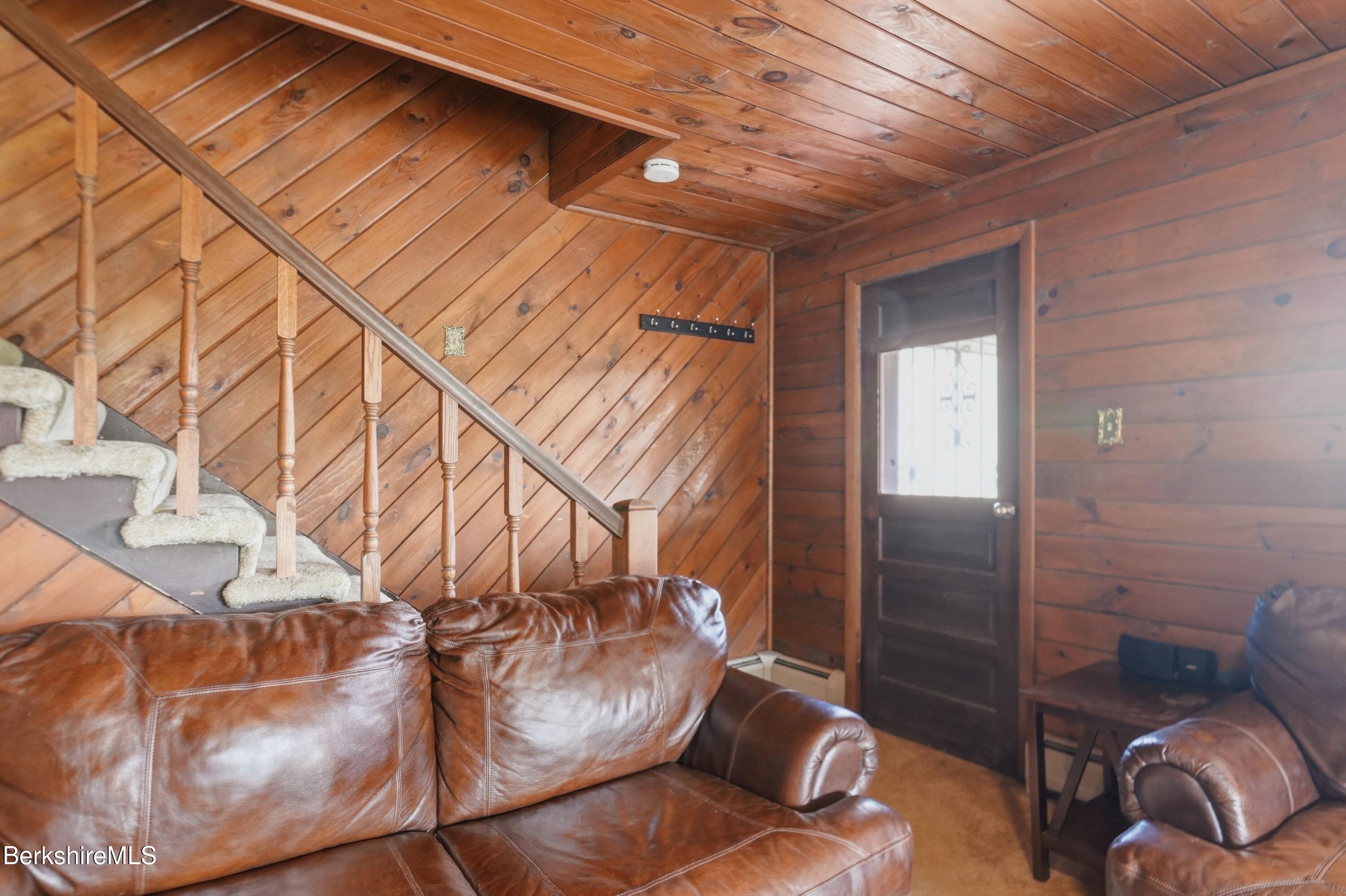 475 W Road Clarksburg, MA 01247 - Photo 21 of 47 Livingroom