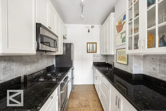 $635,000 | 150 East 93rd Street, Unit 10D | Upper East Side