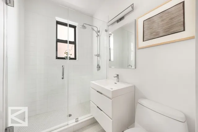 $635,000 | 150 East 93rd Street, Unit 10D | Upper East Side