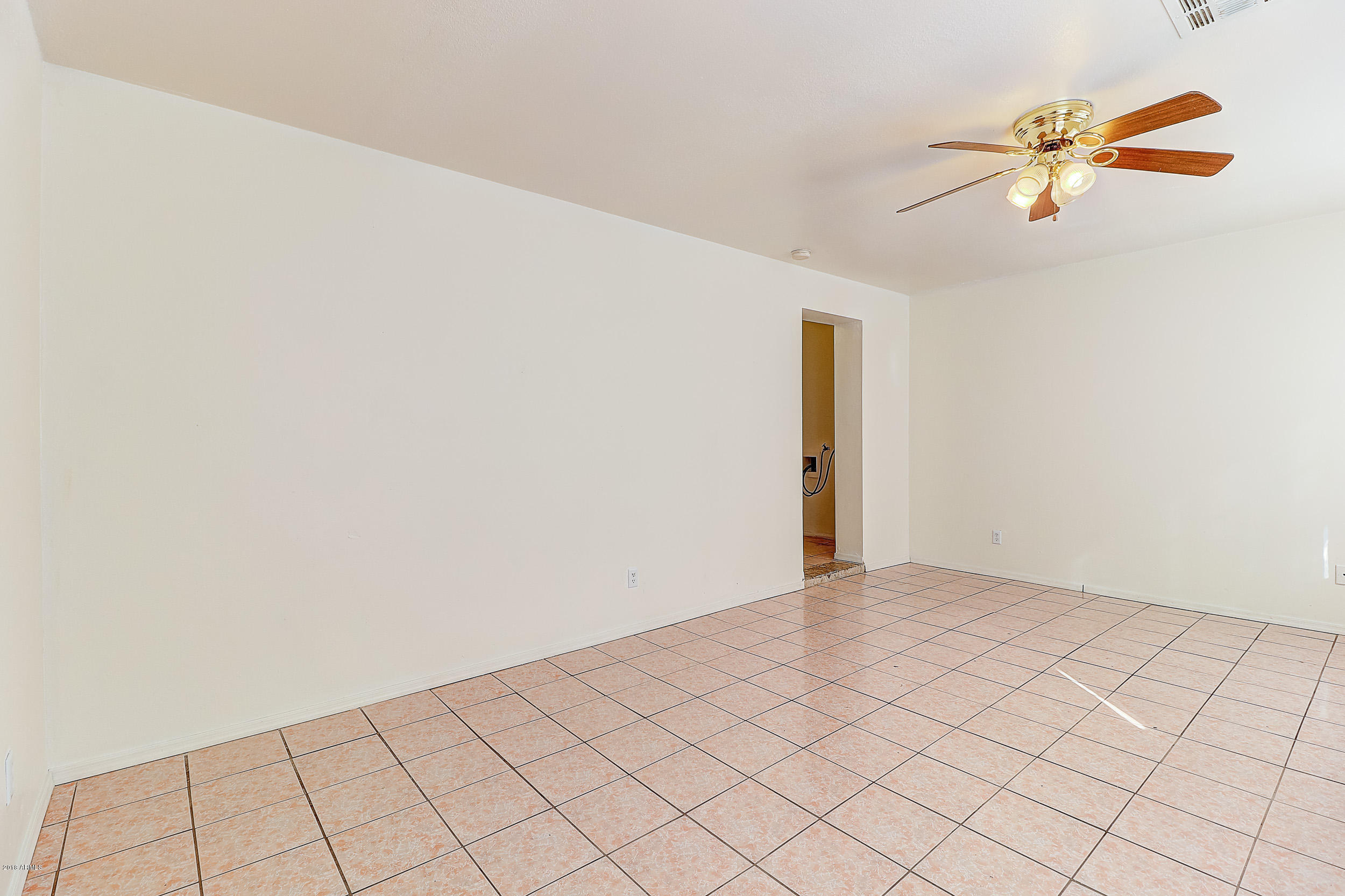 2284 West Pecan Road Phoenix, AZ 85041 - Photo 8 of 27 B (8) (3)