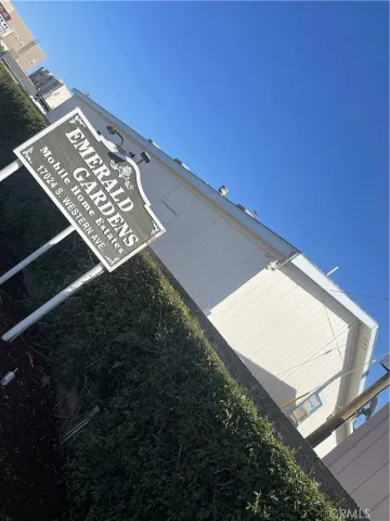 a view of an outdoor space